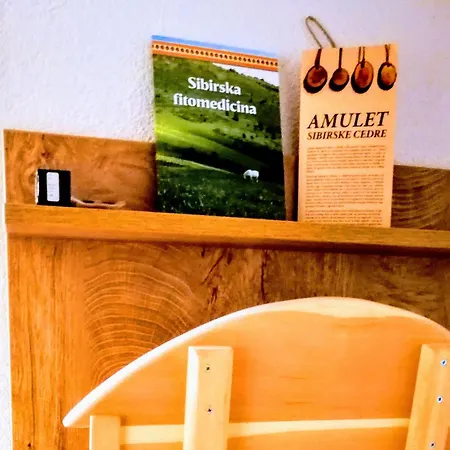 ゲストハウス Ekoturizem Vizencar ツェルクニェ・ナ・ゴレニスケム